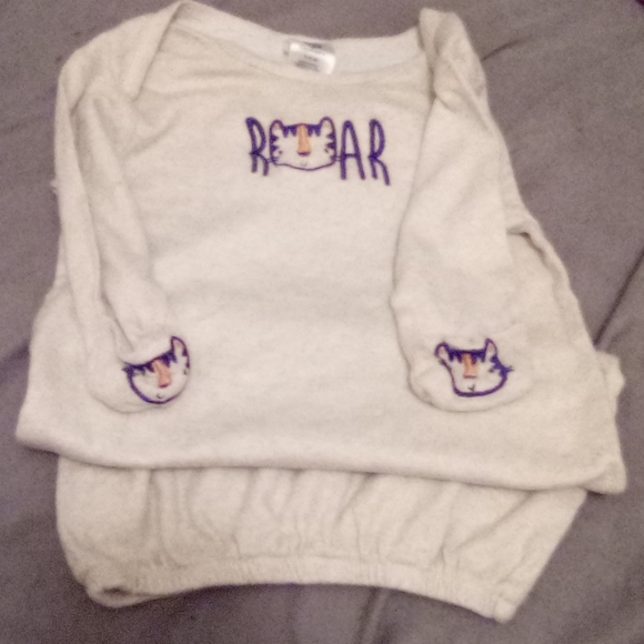 One piece - Picture 2 of 2